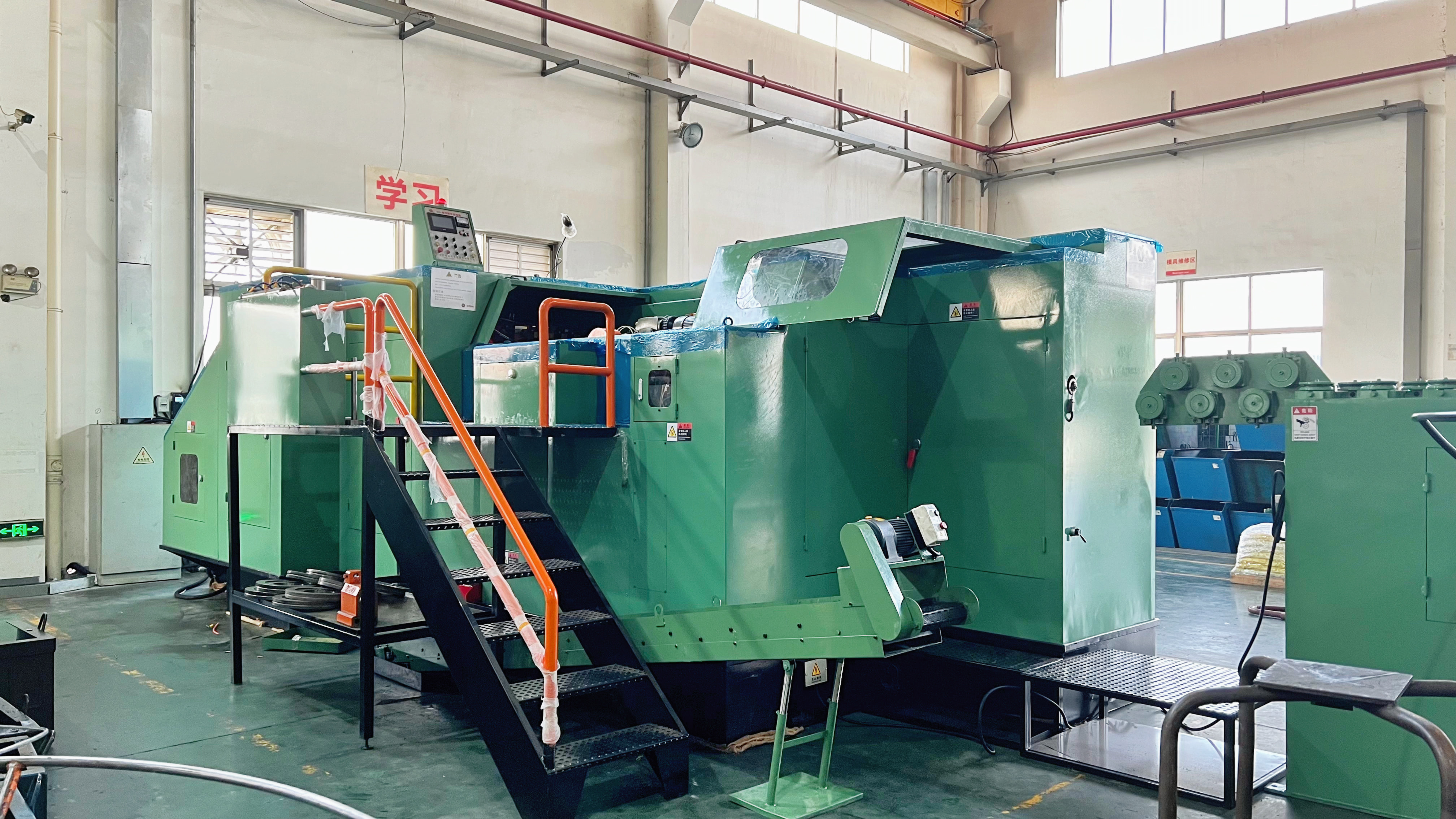 Модернизация наших инструментов, совершенствование нашего мастерства: Jinsixi представляет станок холодной высадки 24B для производства крупногабаритных крепежных изделий